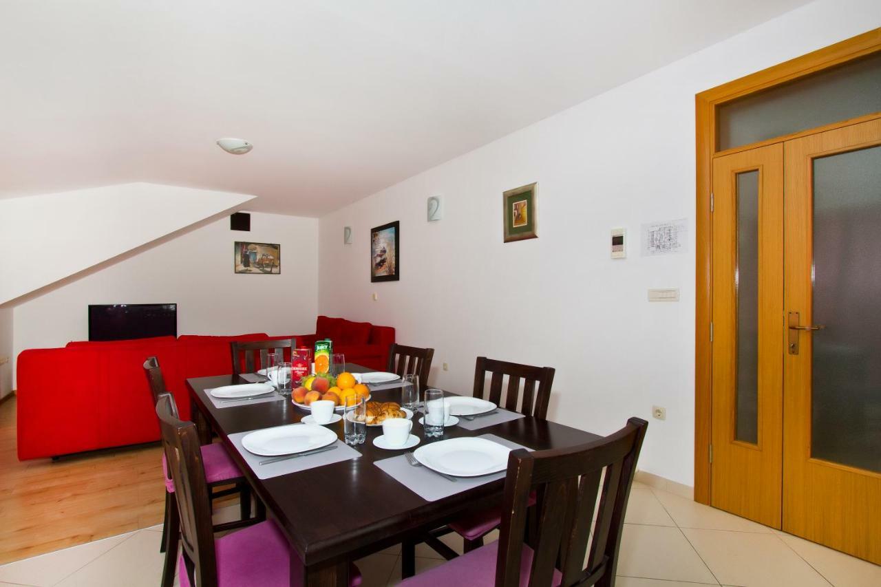 Villa Omis Michy - Family House For Big And Small Groups Eksteriør billede