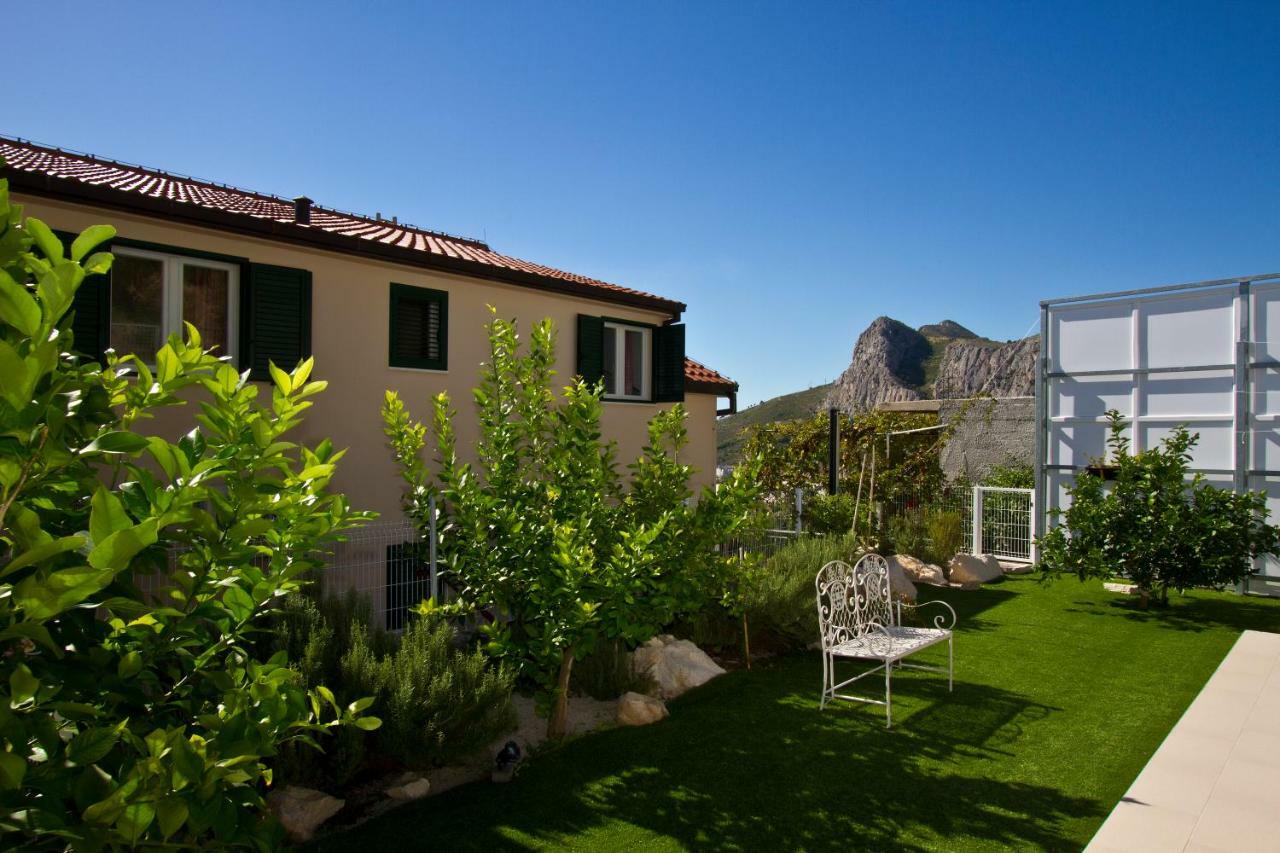 Villa Omis Michy - Family House For Big And Small Groups Eksteriør billede