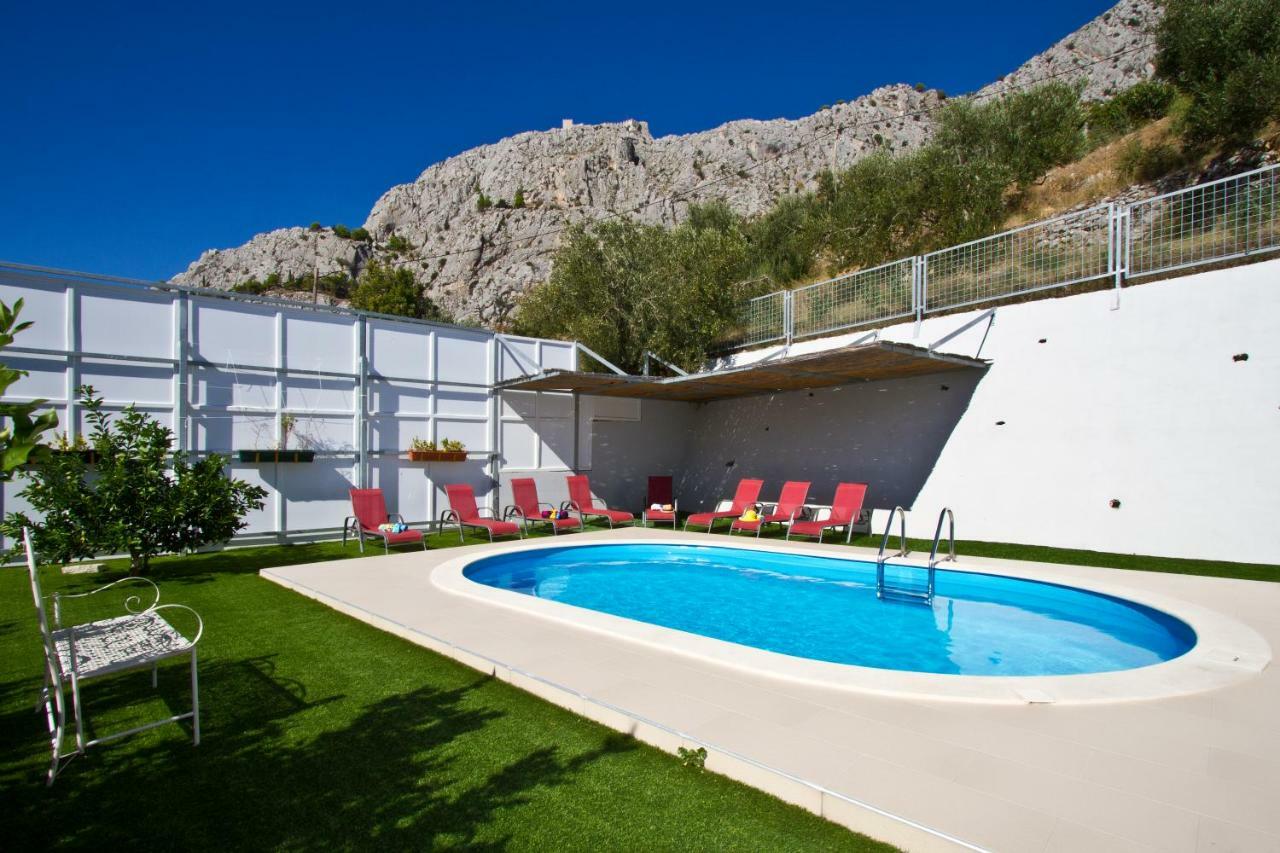 Villa Omis Michy - Family House For Big And Small Groups Eksteriør billede
