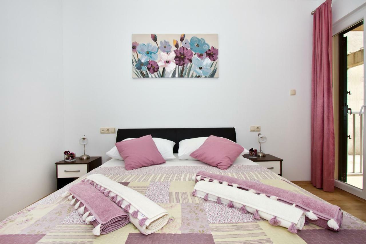 Villa Omis Michy - Family House For Big And Small Groups Eksteriør billede