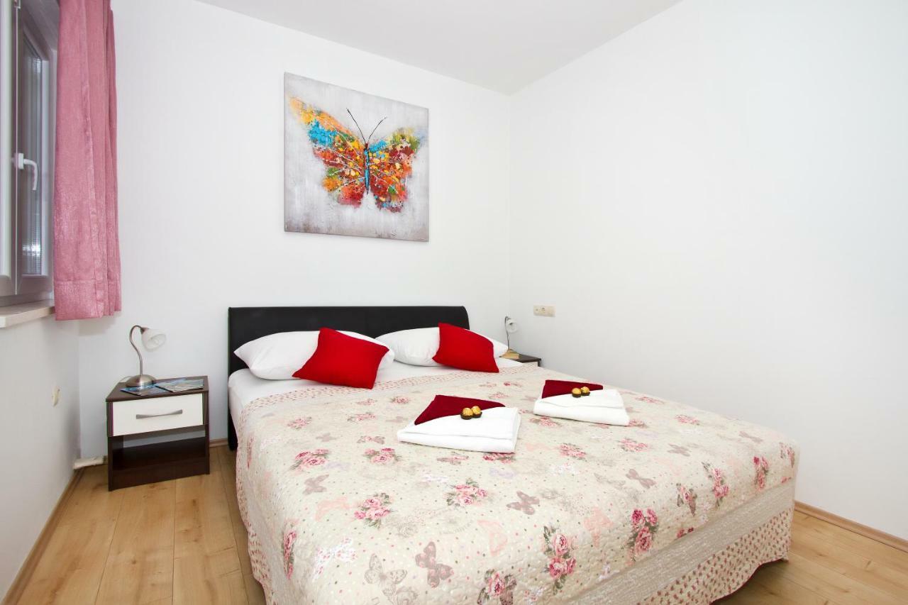 Villa Omis Michy - Family House For Big And Small Groups Eksteriør billede