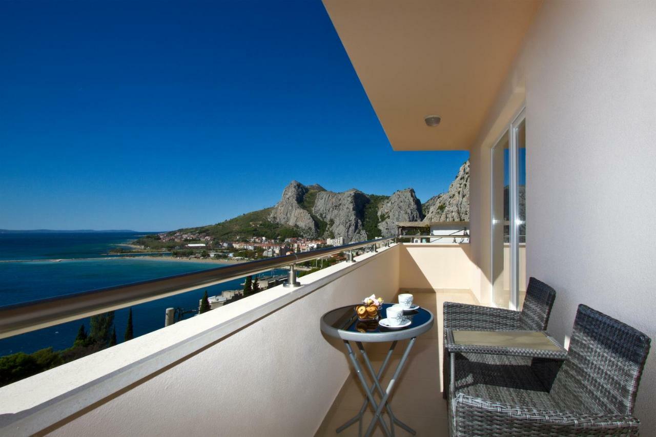 Villa Omis Michy - Family House For Big And Small Groups Eksteriør billede